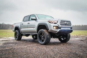 Toyota Tacoma Suspension Lift Kit - Rough Country - 4 Inch Lift Kit, N3 Struts - '16-'23